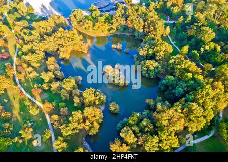 Lac de Bundek et promenades entourent vue aérienne dans la ville de Zagreb, capitale de la Croatie Banque D'Images