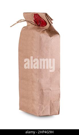 Le sac de papier marron a fermé le joint de cire isolé sur fond blanc Banque D'Images