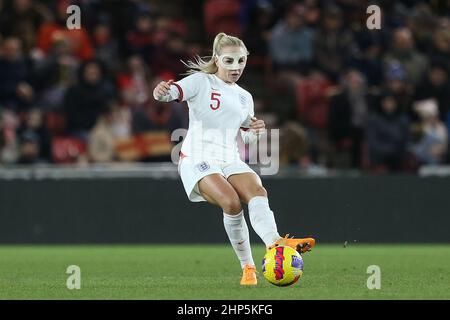 MIDDLESBROUGH, ROYAUME-UNI. 17th FÉVR. Alex Greenwood, d'Angleterre, lors du match de la coupe Arnold Clark entre les femmes d'Angleterre et le Canada au stade Riverside, à Middlesbrough, le jeudi 17th février 2022. (Credit: Mark Fletcher | MI News) Credit: MI News & Sport /Alay Live News Banque D'Images