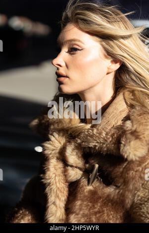 Elsa Hosk à la Fashion week de New York après le spectacle de la passerelle de l'entraîneur à Manhattan FW22 NWFW Banque D'Images