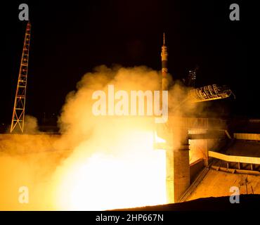 La fusée Soyouz TMA-17M est lancée à partir du cosmodrome de Baïkonour au Kazakhstan le jeudi 23 juillet 2015 transportant l'expédition 44 le commandant de Soyouz Oleg Kononenko de l'Agence spatiale fédérale russe (Rossos), l'ingénieur de vol Kjell Lindgren de la NASA, Et l'ingénieur de vol Kimiya Yui de l'Agence japonaise d'exploration aérospatiale (JAXA) en orbite pour commencer leur mission de cinq mois sur la Station spatiale internationale. Banque D'Images