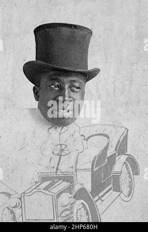 Une caricature d'un homme afro-américain conduit une première automobile dans une illustration, ca. 1910. Banque D'Images