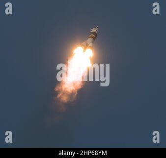 Une fusée Soyouz lance l'engin spatial Soyouz MS-11 depuis le cosmodrome de Baïkonour au Kazakhstan le lundi, 3 décembre 2018, Baïkonour, commandant de Soyouz 58 expédition transport Oleg Kononenko de Roscosmos, ingénieur de vol de la NASA, Anne McClain et ingénieur de vol David Saint-Jacques de l'Agence spatiale canadienne (ASC) en orbite pour servir pendant six mois et demi de mission sur la Station spatiale internationale. Banque D'Images