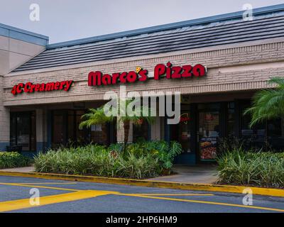 Orlando, Floride - 6 février 2022 : vue rapprochée de l'extérieur du bâtiment du restaurant Marco's Pizza. Banque D'Images
