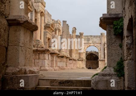 Théâtre romain dans l'ancienne ville romaine de Jerash, Jordanie Banque D'Images