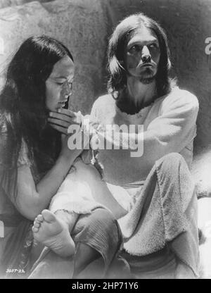 Photo publicitaire des artistes américains Yvonne Elliman et Ted Neeley faisant la promotion de leurs rôles dans le long métrage de 1973 Jesus Christ Superstar Banque D'Images