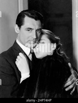 Cary Grant & Ingrid Bergman dans le film espion américain noir tristement célèbre (1946) Banque D'Images