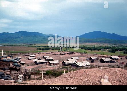 Camp à Hill 37 ou 55, août 1969 - photo PD avec la permission de l'USMC Banque D'Images