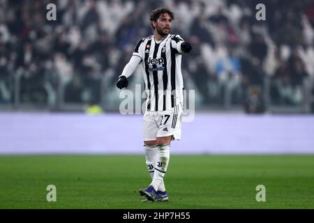 Turin, Italie. 18th févr. 2022. Manuel Locatelli de Juventus FC gestes pendant la série Un match entre Juventus FC et Torino FC au stade Allianz le 18 février 2022 à Turin, Italie. Credit: Marco Canoniero / Alamy Live News Banque D'Images