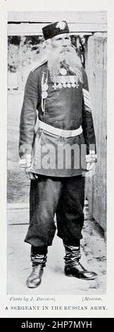 Un sergent dans l'armée russe tiré du livre The Living races of Huma; Volume 2 de Henry Neville Hutchinson, publié à Londres en 1901 par Hutchinson & co Banque D'Images