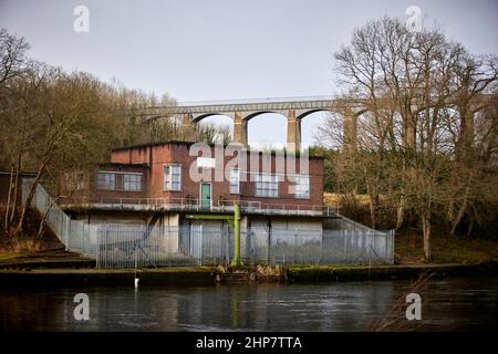 Pontcysyllte Aqueduct 19 arque de l'ingénierie par Thomas Telford, enjambant la rivière Dee à Wrexham, Llangollen Banque D'Images