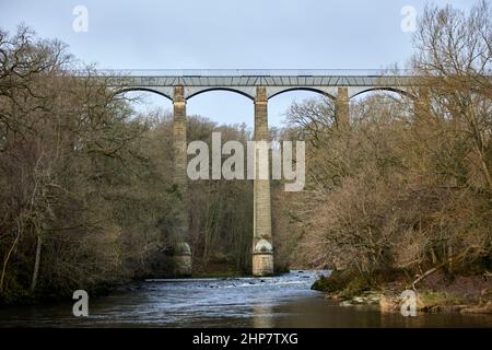 Pontcysyllte Aqueduct 19 arque de l'ingénierie par Thomas Telford, enjambant la rivière Dee à Wrexham, Llangollen Banque D'Images