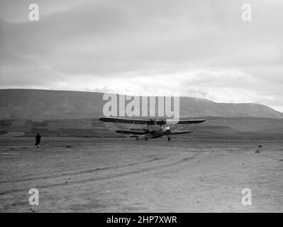 Histoire de l'Orient : des vues aériennes de la Palestine. Avions etc. De l'Imperial Airways Ltd. Sur la mer de Galilée et à Semakh. Avion ''Hanno.'' Un décollage. Départ pour Bagdad et l'Inde lieu : Israël--Tsemaá¸¥ ca. 1931' Banque D'Images