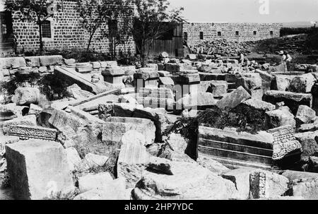 Histoire du Moyen-Orient : vues du Nord. Vestiges remarquables de la synagogue de Capharnaüm. Ml de fragments lieu: Israël--Capharnaüm (ville éteinte) ca. 1900 Banque D'Images