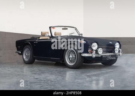 BARCELONE, ESPAGNE-25 MAI 2021 : 1967 Triumph TR5 (2500, Overdrive) Banque D'Images