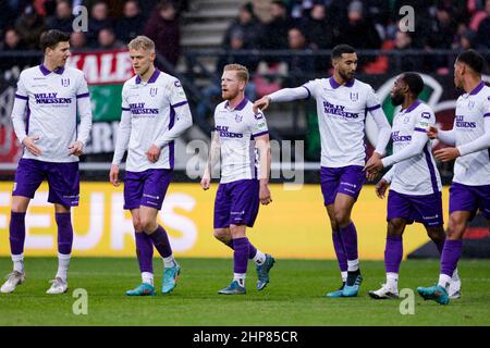 NIJMEGEN, PAYS-BAS - FÉVRIER 19: 0-1 but par Richard van der Venne de RKC Waalwijk et le célèbre avec ses coéquipiers lors du match hollandais entre NEC et RKC Waalwijk à Goffertstadion le 19 février 2022 à Nimègue, pays-Bas (photo de Broer van den Boom/Orange Pictures) Banque D'Images