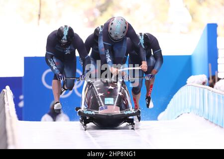 Pékin, Chine. 19th févr. 2022. Hunter Church, Joshua Williamson, Kristopher Horn & Charlie Volker (USA) Bobsleigh : four-Man Heat 1 pendant les Jeux Olympiques d'hiver de Beijing 2022 au National Sliding Centre à Beijing, Chine . Credit: Yohei Osada/AFLO SPORT/Alay Live News Banque D'Images