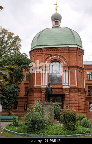 Saint-Pétersbourg, Russie. 06.01.2021. L'hôpital municipal de Pokrovskaya placé sur Vasilievsky Ostrov (île), a été créé le novembre 1859 Banque D'Images