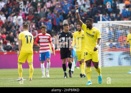 Grenade, Espagne. 19th févr. 2022. 19th février 2022; Stade Nuevo Los Carmenes; Grenade; Andalousie; Espagne; Division Primera; LaLiga Santander 2021 - 2022; Grenade vs Villarreal; Serge Aurier (Villarreal) 900/Cormon Press Credit: CORMON PRESS/Alay Live News Banque D'Images