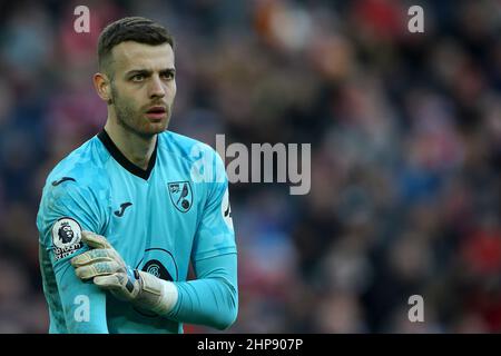 Liverpool, Royaume-Uni. 19th févr. 2022. Angus Gunn, gardien de but de la ville de Norwich, regarde dessus. Match Premier League, Liverpool et Norwich City à Anfield à Liverpool le samedi 19th février 2022. Cette image ne peut être utilisée qu'à des fins éditoriales. Utilisation éditoriale uniquement, licence requise pour une utilisation commerciale. Aucune utilisation dans les Paris, les jeux ou les publications d'un seul club/ligue/joueur. photo par Chris Stading/Andrew Orchard sports Photography/Alamy Live News crédit: Andrew Orchard sports Photography/Alamy Live News Banque D'Images