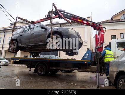Tula, Russie - 3 janvier 2021 : chargement d'une voiture sur un camion de remorquage, Tula Banque D'Images