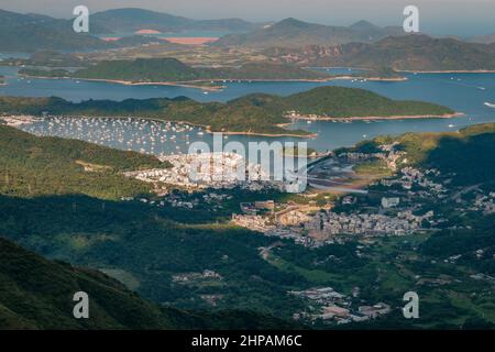 Marina Cove et Hebe Haven, avec Port Shelter (au milieu) et High Island Reservoir (en haut), vu de FEI Ngo Shan, Kowloon, Hong Kong, 2008 Banque D'Images