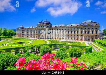 Wurzburg, Allemagne. Résidence Palais de Wurzburg vue depuis les jardins de la Cour. Banque D'Images