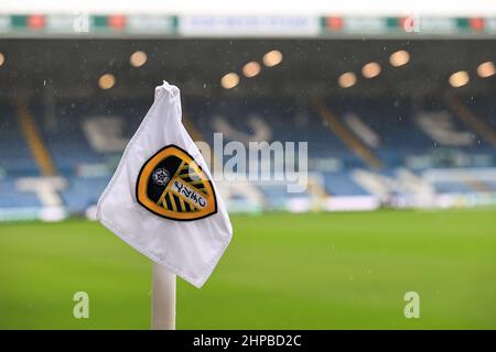 Vue générale d'Elland Road, domicile de Leeds United avec un drapeau d'angle de marque Banque D'Images