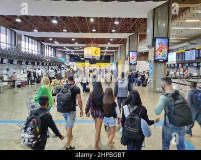 20 février 2022, Sao Paulo, Sao Paulo, Brésil : (INT) mouvement aéroport international de Guarulhos Sao Paulo. 20 février 2022. Brésil, Sao Paulo: Il y a beaucoup de mouvement à l'aéroport international de Guarulhos à Sao Paulo, ce dimanche (20th). (Foto: Leco Viana/TheNews2/Zumapress) (Credit image: © Leco Viana/TheNEWS2 via ZUMA Press Wire) Banque D'Images