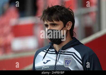 Sylvain Houles l'entraîneur en chef de l'Olympique de Toulouse arrive au stade AJ Bell avant le match d'aujourd'hui contre Salford Banque D'Images