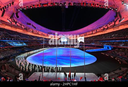 (220220) -- BEIJING, le 20 février 2022 (Xinhua) -- le drapeau national chinois sera levé lors de la cérémonie de clôture des Jeux Olympiques d'hiver de 2022 à Beijing au Stade national de Beijing, capitale de la Chine, le 20 février 2022. (Xinhua/Huang Zongzhi) Banque D'Images