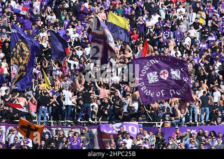 20th février 2022 ; Stade Artemio Franchi, Florence, Italie ; Serie Un championnat de football, Fiorentina contre Atalanta ; fans de Fiorentina Banque D'Images