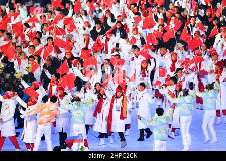 (220220) -- BEIJING, le 20 février 2022 (Xinhua) -- la délégation olympique de la République populaire de Chine a défilé lors de la cérémonie de clôture des Jeux Olympiques d'hiver de 2022 à Beijing au Stade national de Beijing, capitale de la Chine, le 20 février 2022. (Xinhua/Huang Zongzhi) Banque D'Images
