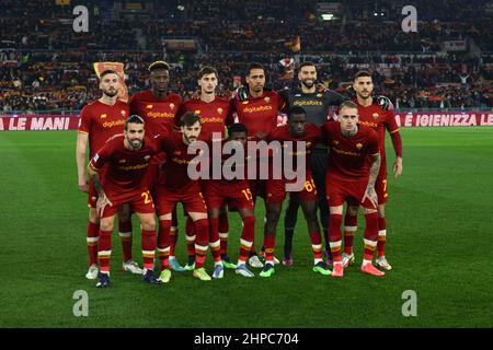 Rome, Rome, Italie. 19th févr. 2022. Rome, Italie 19th février 2022: EN TANT qu'équipe Roma pendant la série italienne Un match de football 202122 entre AS Roma et Hellas Verona FC au stade Olimpico (Credit image: © Raffaele Conti/Pacific Press via ZUMA Press Wire) Banque D'Images