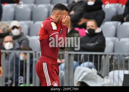 Munich, Allemagne. 20th févr. 2022. Corentin TOLISSO (FC Bayern Munich), blessé, blessé. Football 1st saison Bundesliga 2021/2022, 23.matchday, matchday23. FC Bayern Munich - Greuther Furth, le 20th février 2022, ALLIANZARENA Munich. Credit: dpa/Alay Live News Banque D'Images