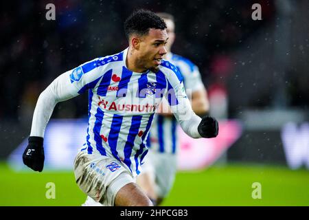 EINDHOVEN, PAYS-BAS - FÉVRIER 20 : Milan van Ewijk de SC Heerenveen pendant le match néerlandais Eredivisie entre PSV et Heerenveen au Philips Stadion le 20 février 2022 à Eindhoven, pays-Bas (photo de Geert van Erven/Orange Pictures) Banque D'Images