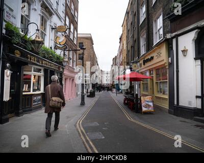 New Row, Covent Garden, Londres, avec le pub White Swan sur la gauche Banque D'Images