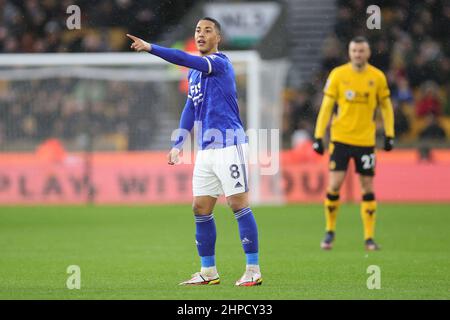 WOLVERHAMPTON, ROYAUME-UNI. FÉV 19TH. Youri Tielemans de Leicester City Gestures lors du match Premier League entre Wolverhampton Wanderers et Leicester City à Molineux, Wolverhampton, le dimanche 20th février 2022. (Credit: James HolyOak | MI News ) Credit: MI News & Sport /Alay Live News Banque D'Images