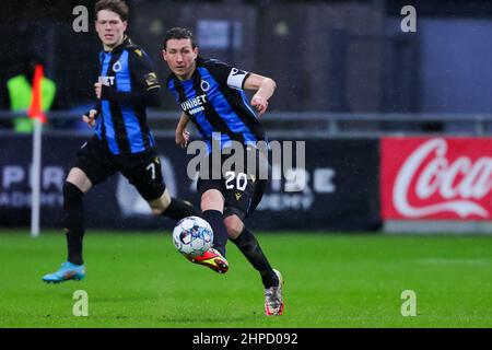 EUPEN, BELGIQUE - 20 FÉVRIER : Hans Vanaken du Club Brugge passe le ballon lors du match de la Jupiler Pro League entre KAS Eupen et le Club Brugge au Kehrwegstadion le 20 février 2022 à Eupen, Belgique (photo de Perry van de Leuvert/Orange Pictures) Banque D'Images