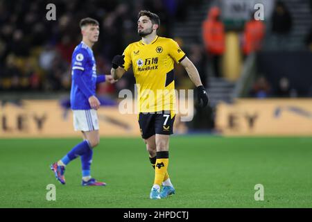 WOLVERHAMPTON, ROYAUME-UNI. FÉV 19TH. Pedro Neto de Wolves regarde pendant le match de la Premier League entre Wolverhampton Wanderers et Leicester City à Molineux, Wolverhampton, le dimanche 20th février 2022. (Credit: James HolyOak | MI News ) Credit: MI News & Sport /Alay Live News Banque D'Images