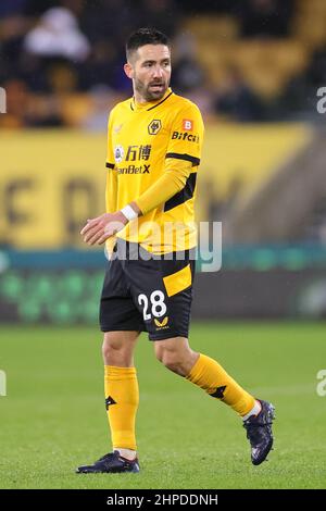 WOLVERHAMPTON, ROYAUME-UNI. FÉV 19TH. Joao Moutinho de Wolves lors du match de la Premier League entre Wolverhampton Wanderers et Leicester City à Molineux, Wolverhampton, le dimanche 20th février 2022. (Credit: James HolyOak | MI News ) Credit: MI News & Sport /Alay Live News Banque D'Images