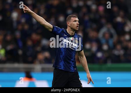 Stade San Siro, Milan, Italie, 20 février 2022, Edin Dzeko (FC Internazionale) gestes pendant Inter - FC Internazionale vs US Sassuolo - football italien série A match Banque D'Images