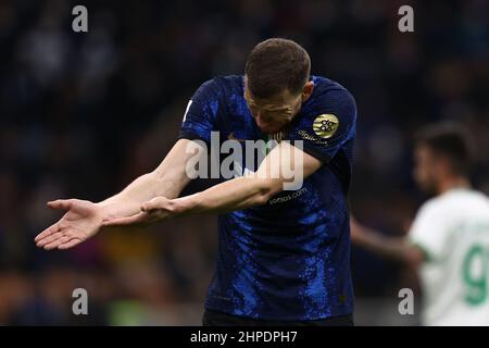 Milan, Italie. 20th févr. 2022. Edin Dzeko (FC Internazionale) gestes pendant Inter - FC Internazionale vs US Sassuolo, football italien série A match à Milan, Italie, février 20 2022 crédit: Independent photo Agency/Alamy Live News Banque D'Images