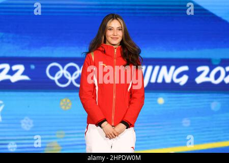 Eileen Gu (CHN), 8 FÉVRIER 2022 - ski acrobatique : cérémonie de la Médaille de l'air féminin lors des Jeux Olympiques d'hiver de Beijing 2022 à Beijing Meda Banque D'Images