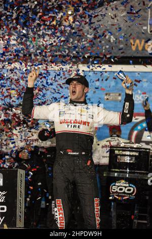 Daytona, Floride 20 février 2022 : Austin Cindric, pilote de la série NASCAR Cup (2) célèbre la victoire du Daytona 500 au Daytona International Daytona Speedway, FL. Jonathan Huff/The Podium Finish via CSM. Banque D'Images