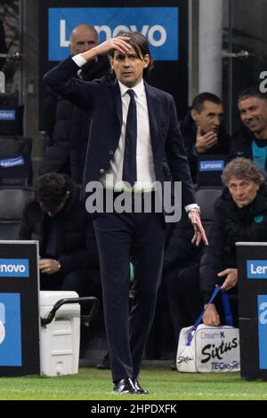 Milan, Italie. 20th févr. 2022. Simone Inzaghi lors de la série Un match entre le FC Internazionale et l'US Sassuolo au stade Giuseppe Meazza le 20 février 2022 à Milan, Italie. Crédit : Agence photo indépendante/Alamy Live News Banque D'Images