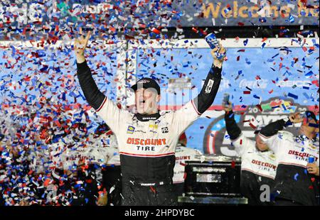 Daytona, États-Unis. 20th févr. 2022. Austin Cindric remporte le Daytona 500 annuel 64th au Daytona International Speedway le dimanche 20 février 2022 Daytona, FL. Photo par Mike Gentry/UPI crédit: UPI/Alay Live News Banque D'Images