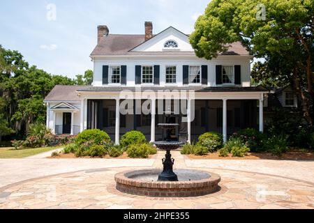 Une maison traditionnelle de deux étages du sud à Charleston, en Caroline du Sud Banque D'Images