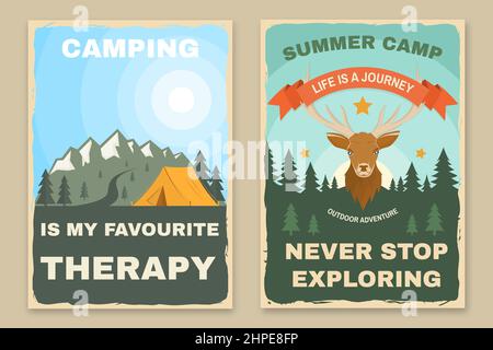 Ensemble d'affiches rétro de camping. Illustration vectorielle. Concept pour chemise ou logo, imprimé, timbre ou tee-shirt. Motif typographique vintage avec tente, élan, forêt Illustration de Vecteur