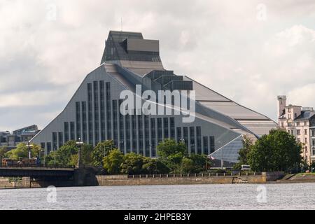 RIGA, LETTONIE. 30th août 2021. Photo à mise au point sélective. Bibliothèque nationale de Lettonie. Banque D'Images